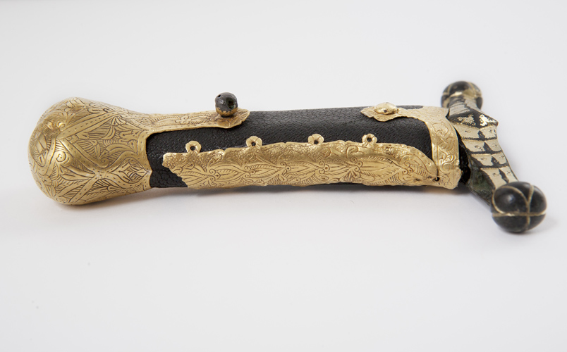 Sabre with gold fittings